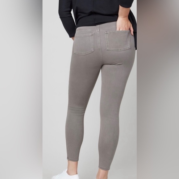 Spanx pull on Jean-ish leggings. Size small - Picture 2 of 5
